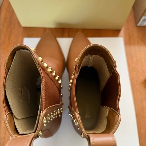 Michael Kors Kinlee Astor Studded Booties sz 8 New! - Picture 3 of 7